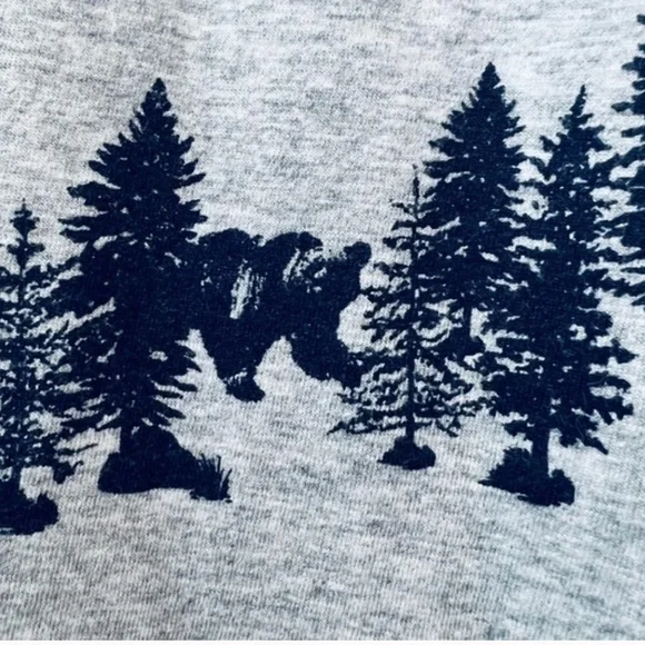 NWT Grey Navy Bear In Woods Cabin Time Stripped Pocket T Shirt - Picture 2 of 3